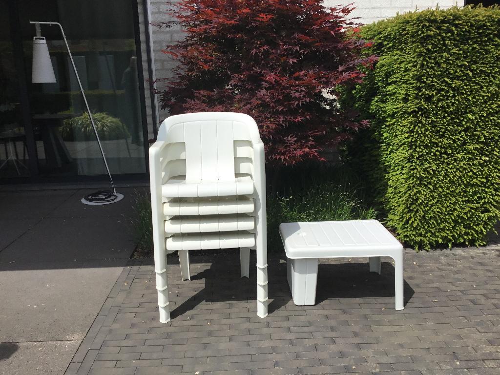 Tuinset Crosfillex 4 stoelen en tafeltje met opbergruimte, Ophalen, 4 zitplaatsen, Kunststof, Gebruikt