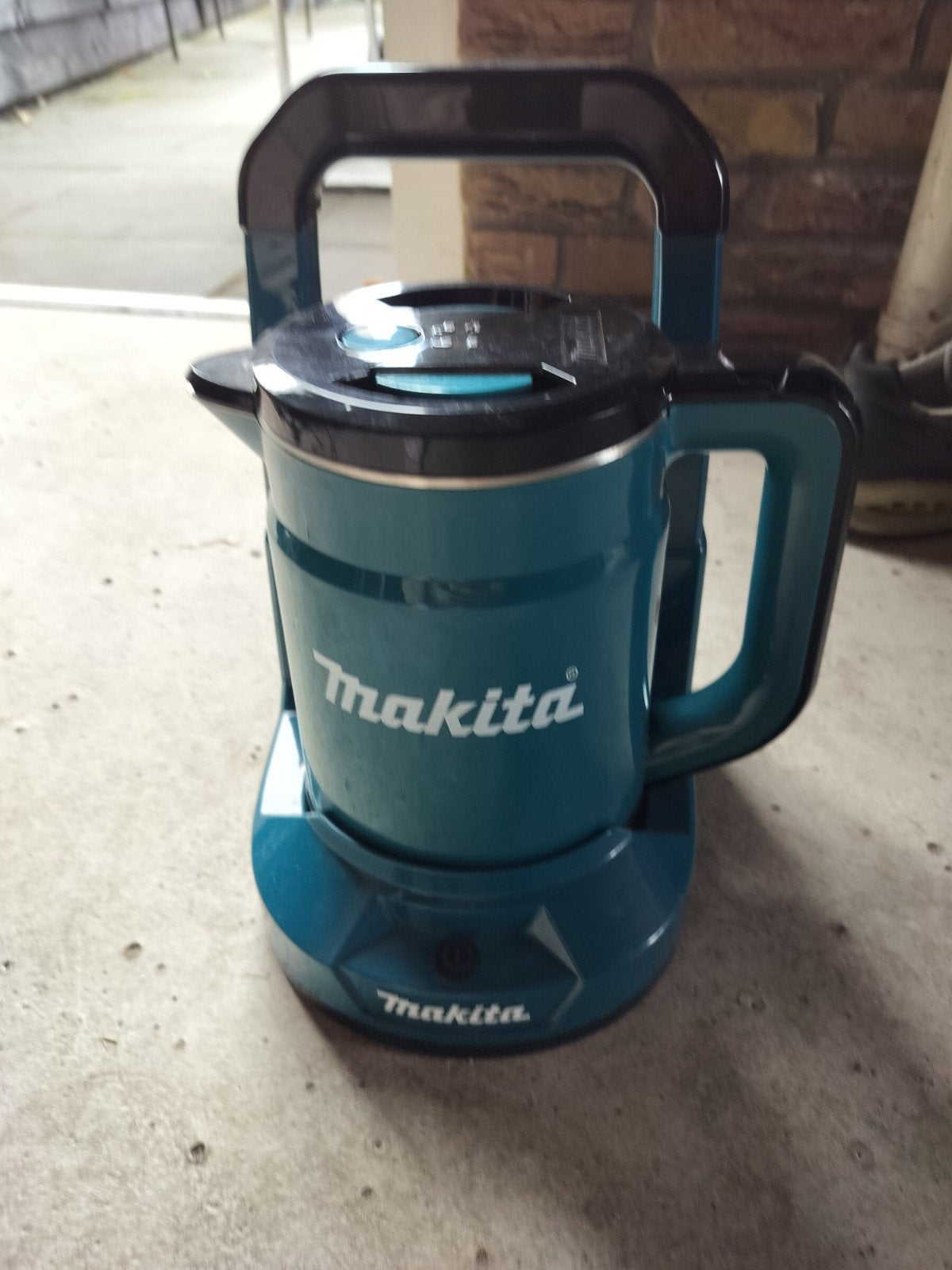 Makita Accu Waterkoker DKT360 - Draadloos en Robuust, Witgoed en Apparatuur, Minder dan 1 liter, Ophalen of Verzenden, Gebruikt