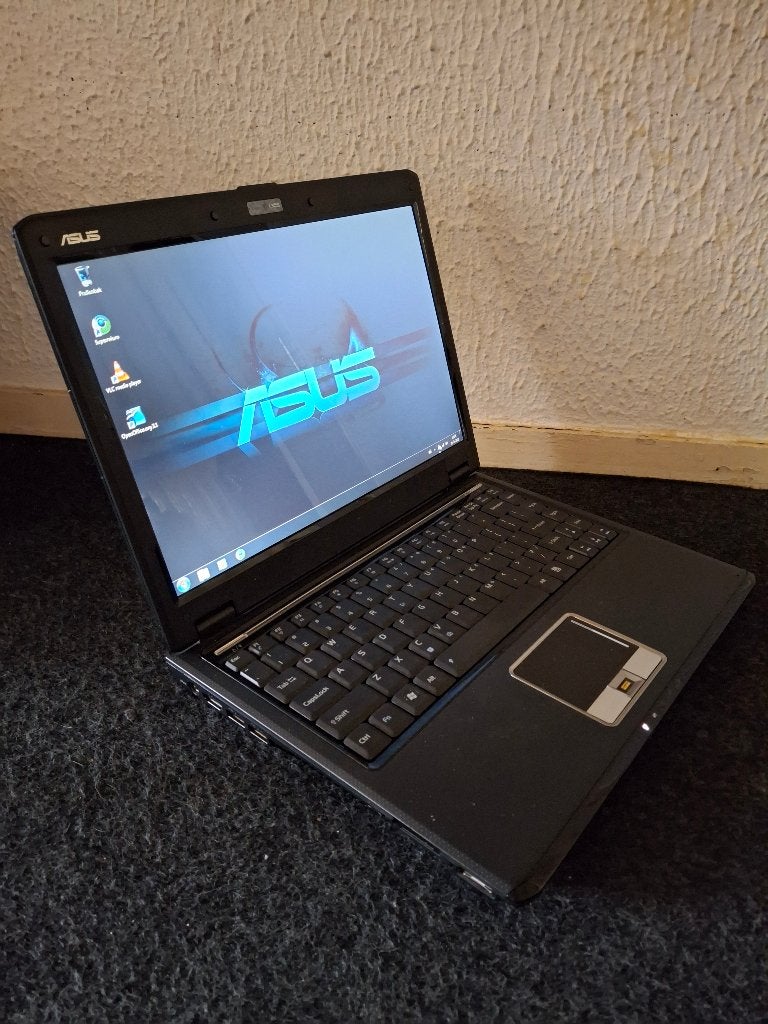 ASUS F6V met Windows 7 en ATI Mobility Radeon 256 MB, Ophalen, Asus