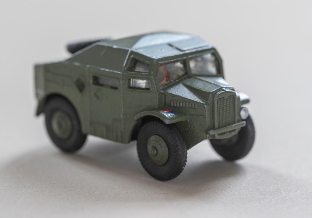 Dinky Toys  688 Field Artillery Tractor, Verzenden, Gebruikt, Bus of Vrachtwagen, Dinky Toys