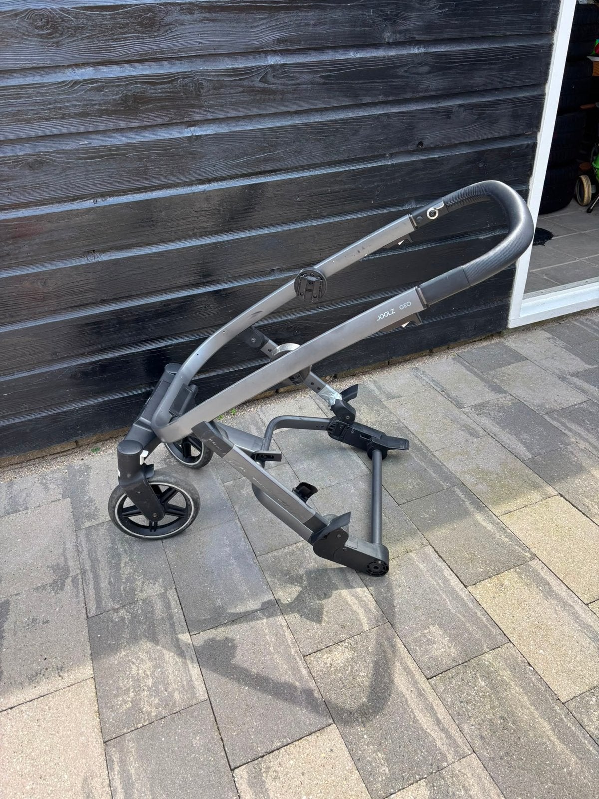 Joolz Geo3 frame - zonder achterwielen, Gebruikt, Verstelbare duwstang, Ophalen, Kinderwagen