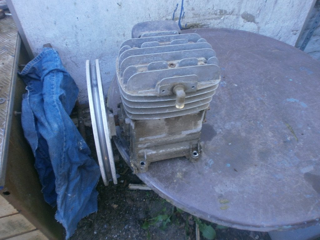 Compressorpomp, Ophalen, Zo goed als nieuw, 200 tot 400 liter/min, 6 tot 10 bar