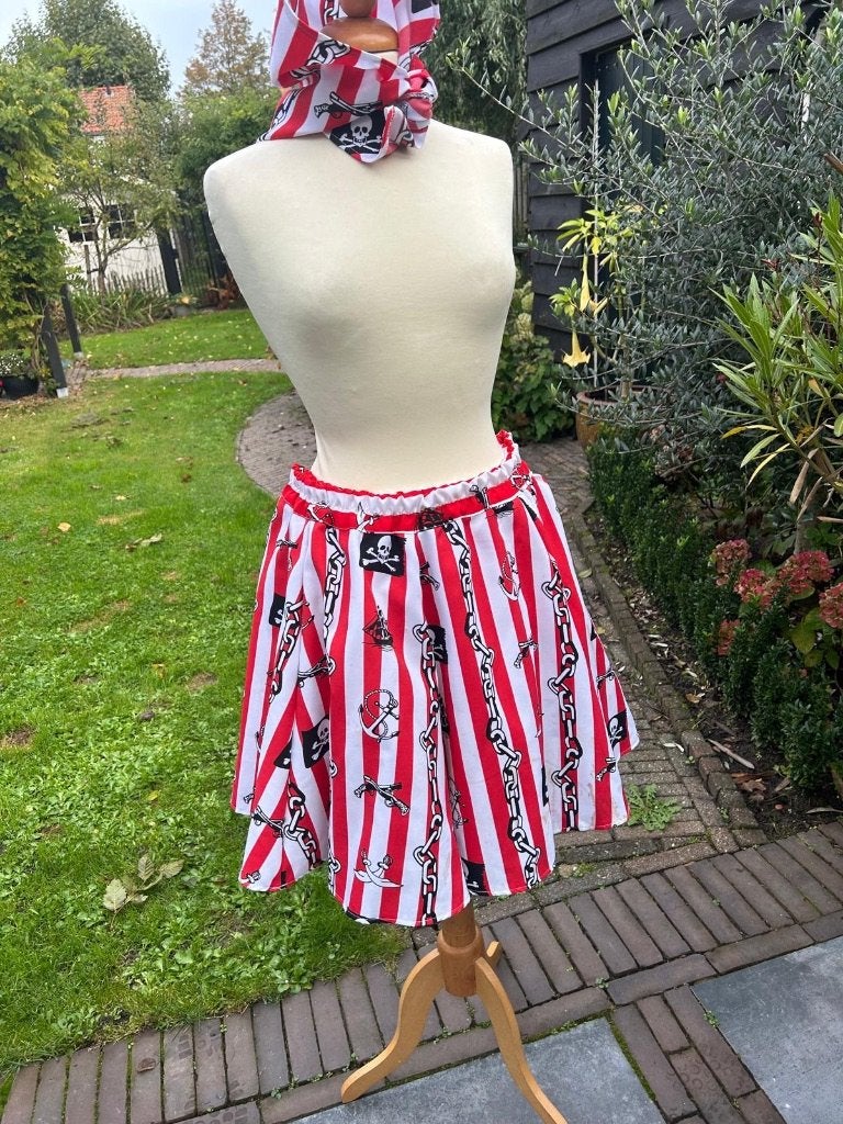 Piratenrokje met hoofdband - Carnaval/Themafeest, Carnaval, Maat 42/44 (L), Ophalen of Verzenden, Kleding