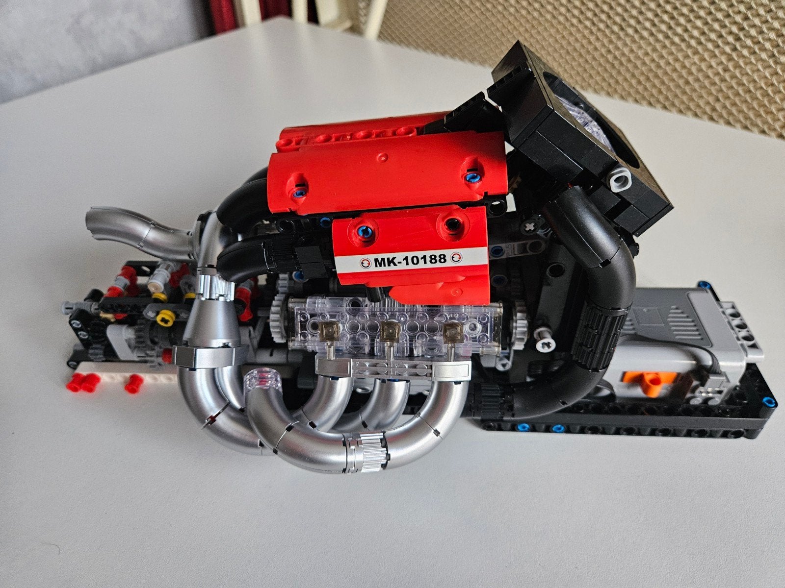 Mouldking F1 V8 motor, Ophalen of Verzenden, Zo goed als nieuw, Inclusief doos