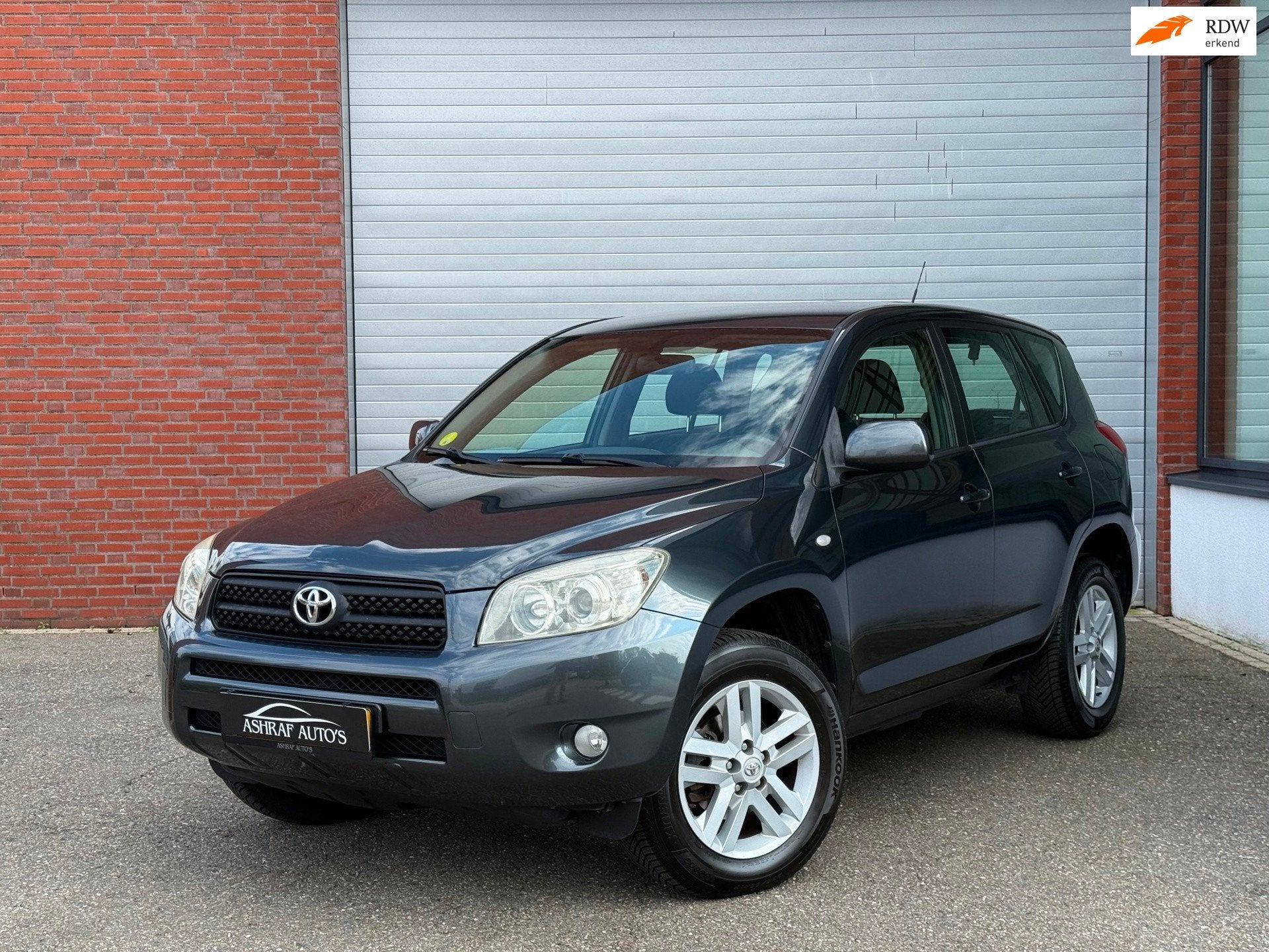 Toyota RAV4 2.0 VVTi X-Style| AUTOMAAT| 4WD| NEW APK|, Auto's, Automaat, Stof, Zwart, 4 cilinders