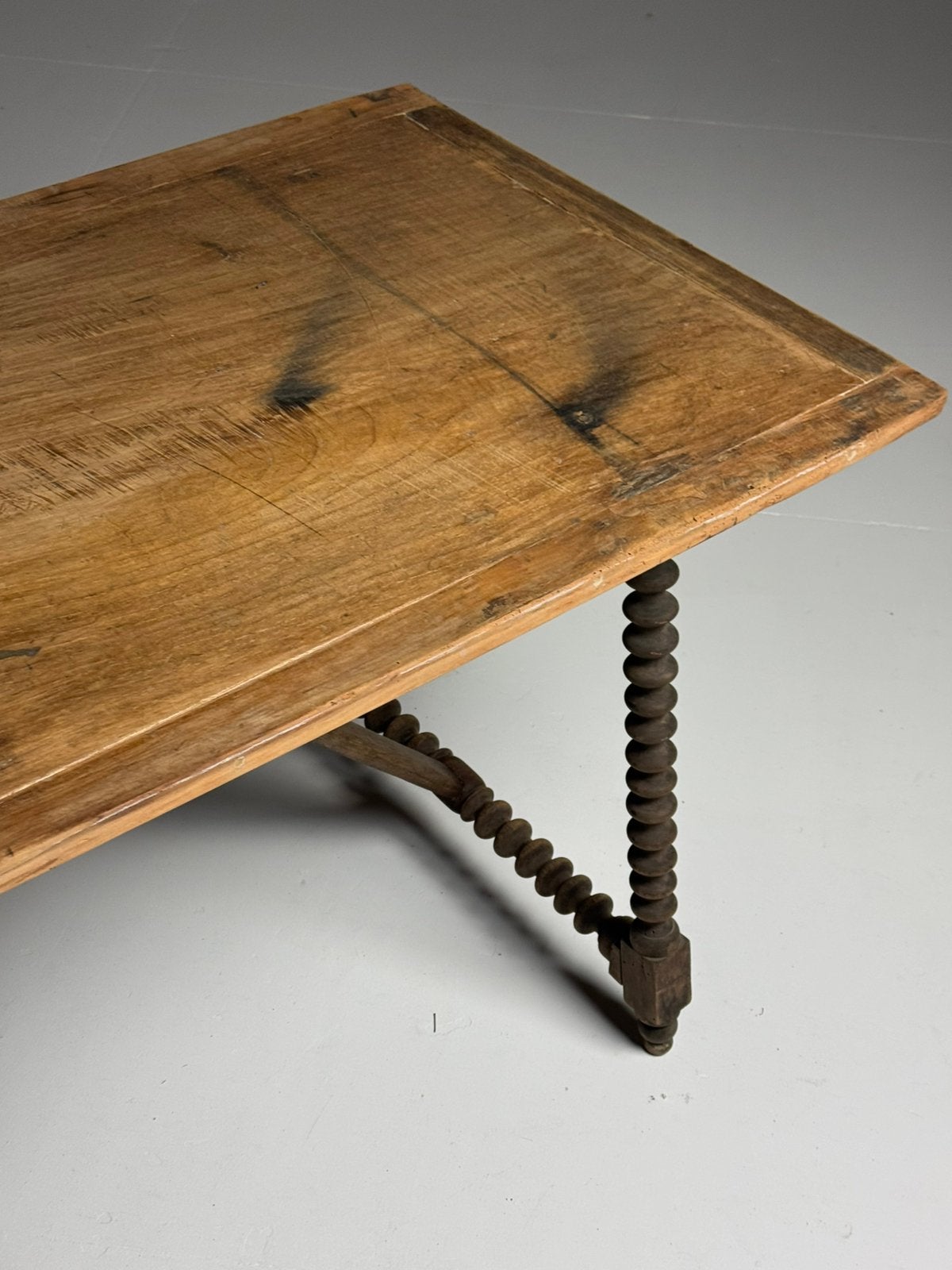 Spaanse tafel 20e eeuw, Ophalen