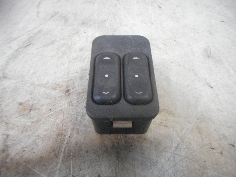 Raamschakelaar Links Voor Opel Astra G (F07) 2003 90561088, Gebruikt, Bahnhofsplatz, Rüsselsheim am Main 65423, , Duitsland, Opel