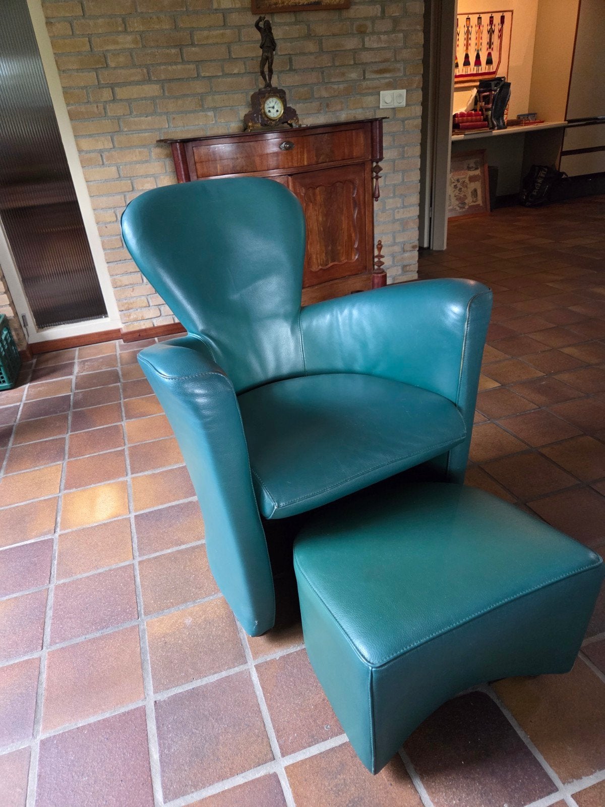 Groene Leolux fauteuil met voetenbankje, leer, Ophalen, Gebruikt, 50 tot 75 cm, Leer