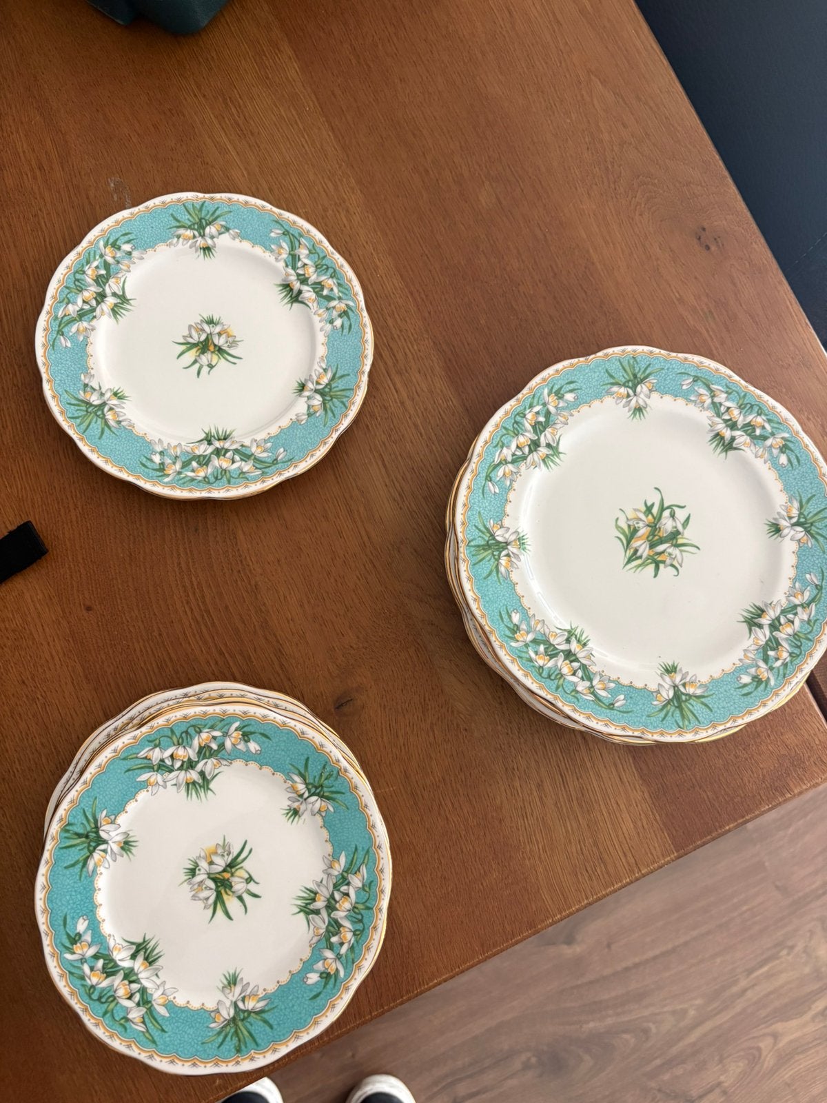 Vintage queen england, fine bone china in marilyn ontwerp, Gebruikt, Vintage, Ophalen of Verzenden, Bord(en)