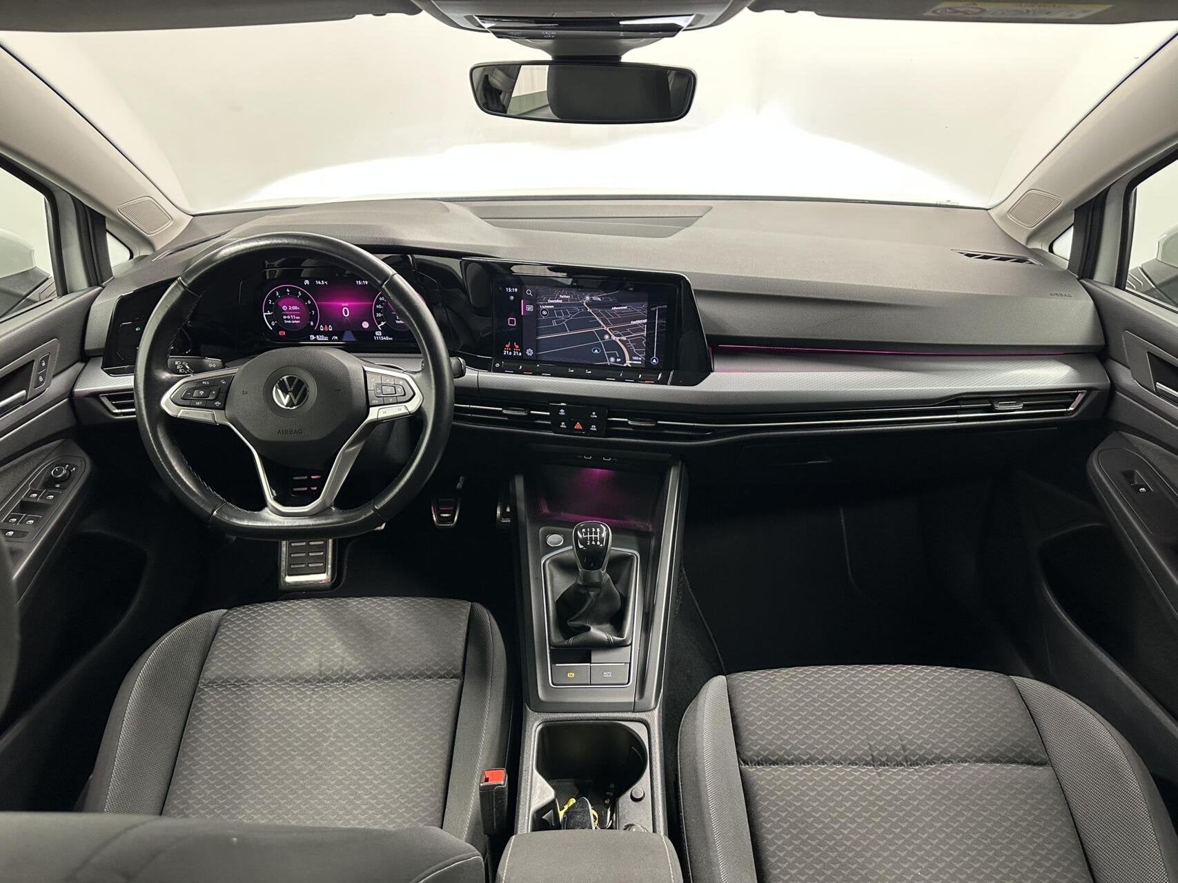 Volkswagen Golf 1.5 TSI Life Business|DAB|Stuur/Stuurverwarm, Voorwielaandrijving, Stof, Euro 6, 4 cilinders