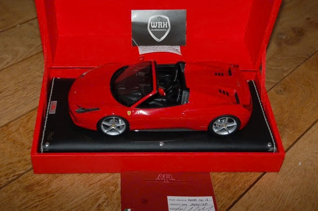 SALE ! FERRARI 458 SPIDER rosso corsa MR models USED WRH, Hobby en Vrije tijd, Modelauto's | 1:18, Verzenden, Gebruikt, Auto, Overige merken