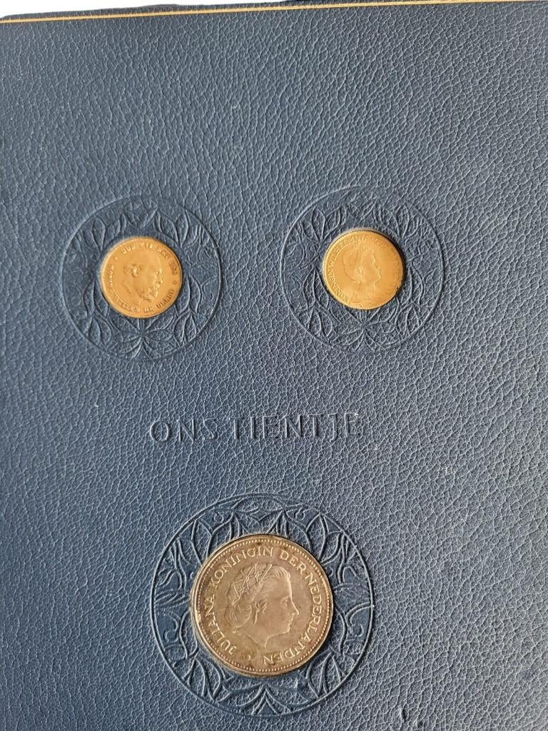 Ons tientje boekwerk inclusief 2 gouden tientjes uitgifte, Postzegels en Munten, Ophalen of Verzenden, Goud