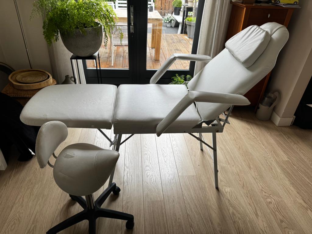 Behandeltafel / massagetafel + professionele zadelstoel, Ophalen, Gebruikt, Massagetafel