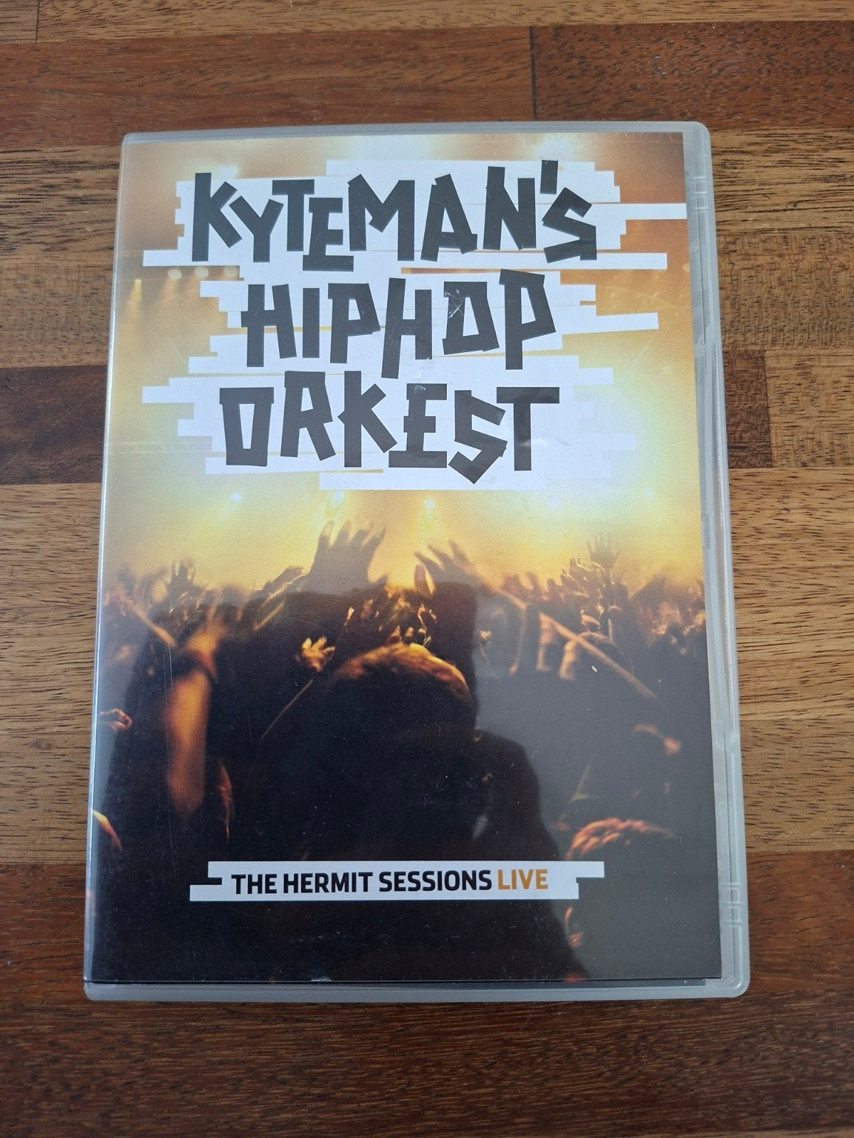kyteman's hiphop orkest: hermit sessions live (dvd), Alle leeftijden, Verzenden, Gebruikt, Concert