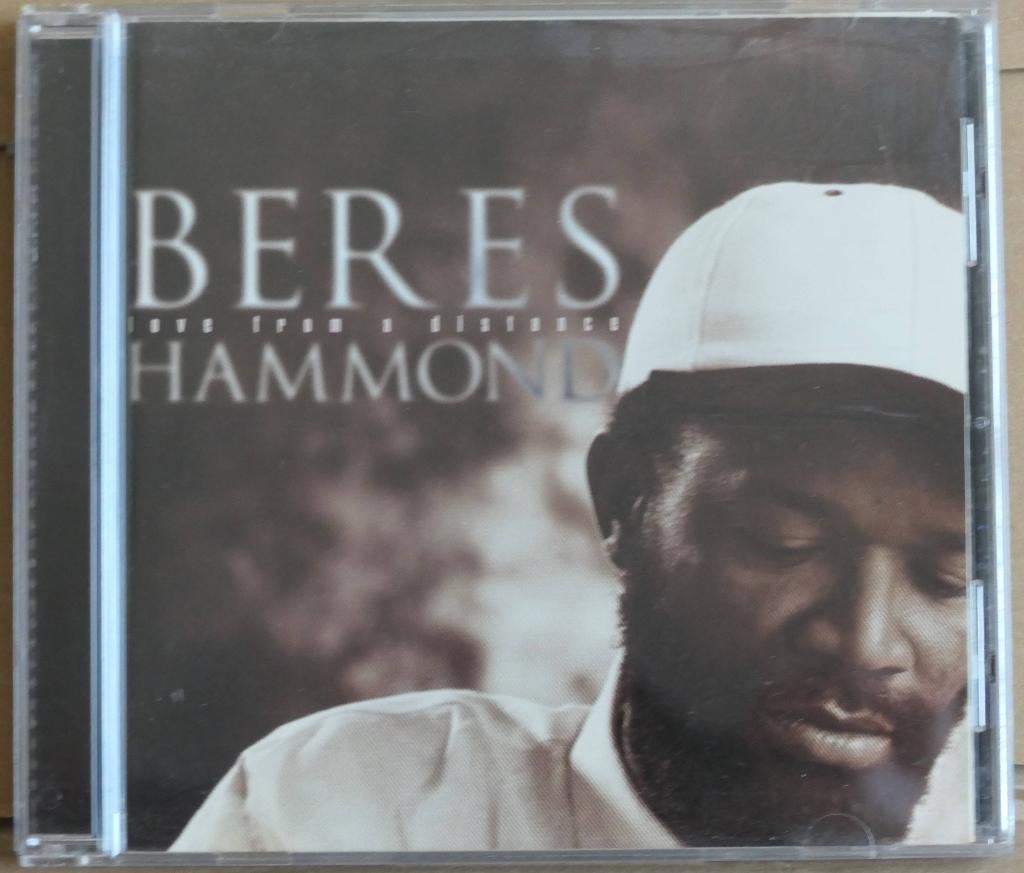 CD  Beres Hammond - Love From A Distance, Ophalen of Verzenden, Zo goed als nieuw