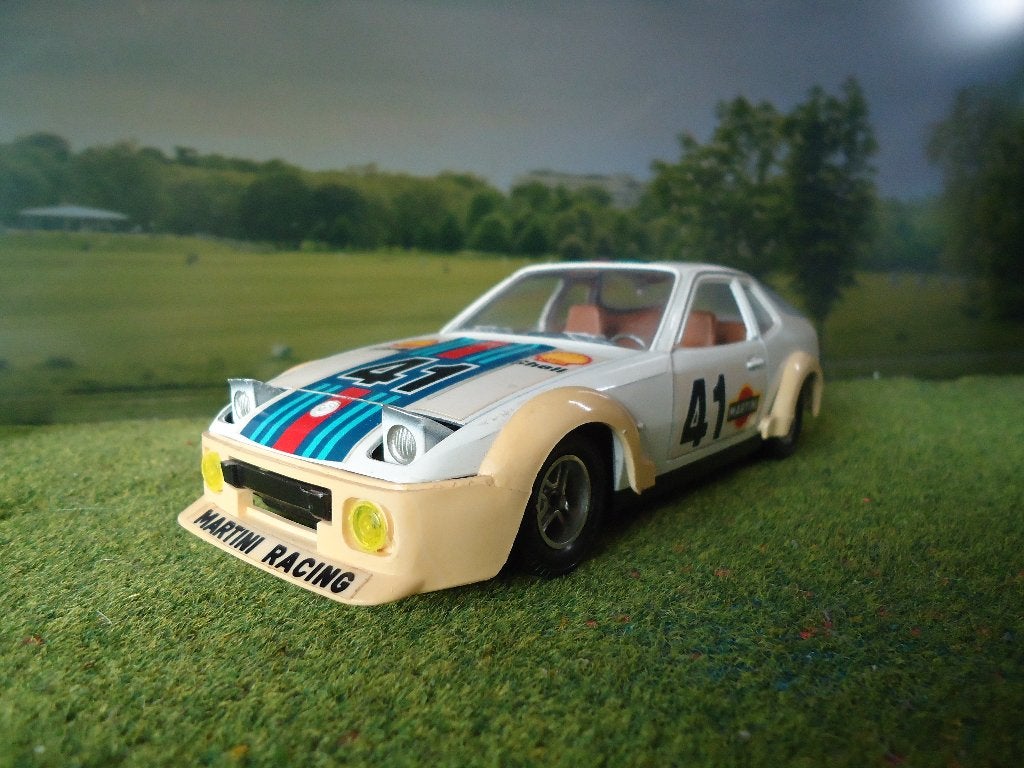 1/24 Porsche 924 Turbo Martini Racing - Mattel Mebetoys, Ophalen of Verzenden, Gebruikt, Maisto