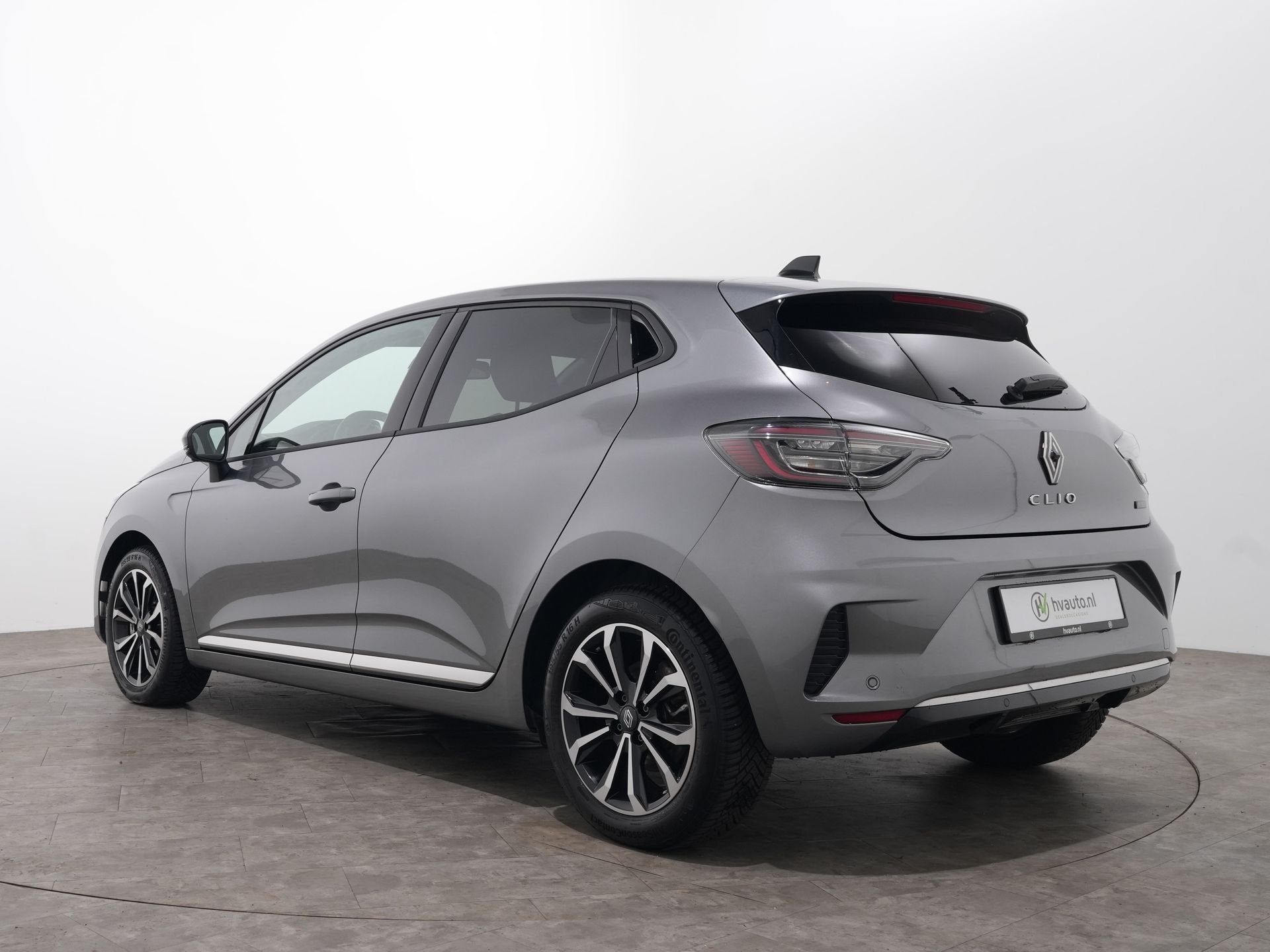 Renault Clio 1.6 E-TECH FULL HYBRID 145PK TECHNO | 360 camer, 145 pk, Gebruikt, 4 cilinders, Leder en Stof