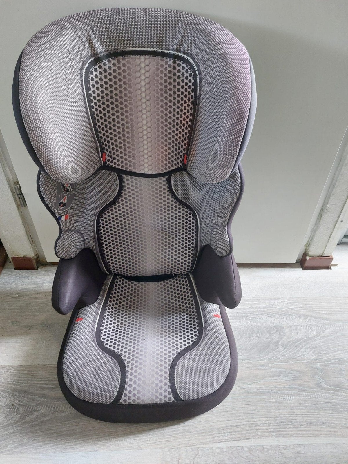 Nette Junior Autostoel (15-36 kg) ideaal voor de vakantie, 15 t/m 36 kg, Zijbescherming, Ophalen, Overige merken