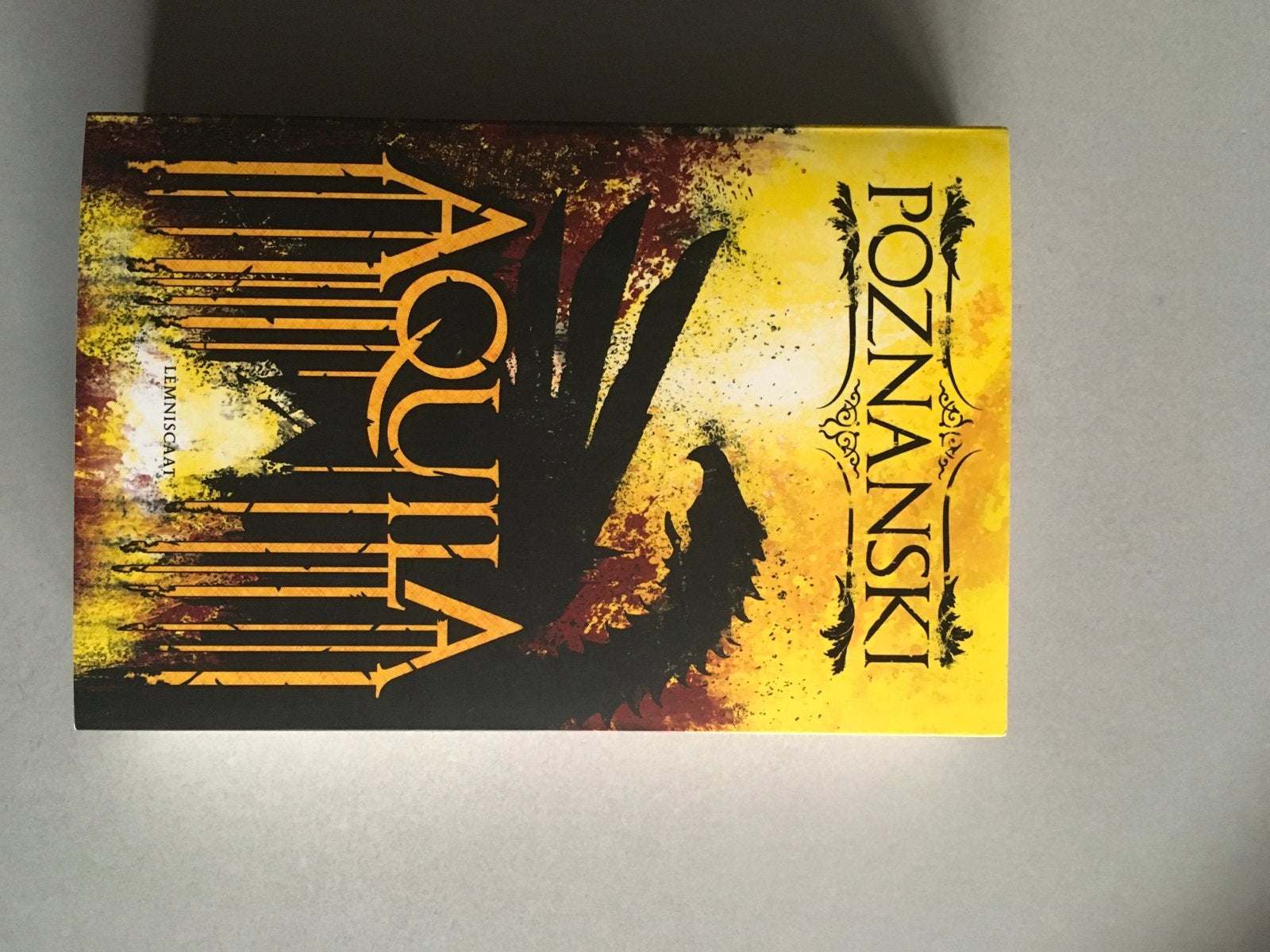 Aquila - Ursula Poznanski (Thriller), Ophalen of Verzenden, Gelezen, Europa overig