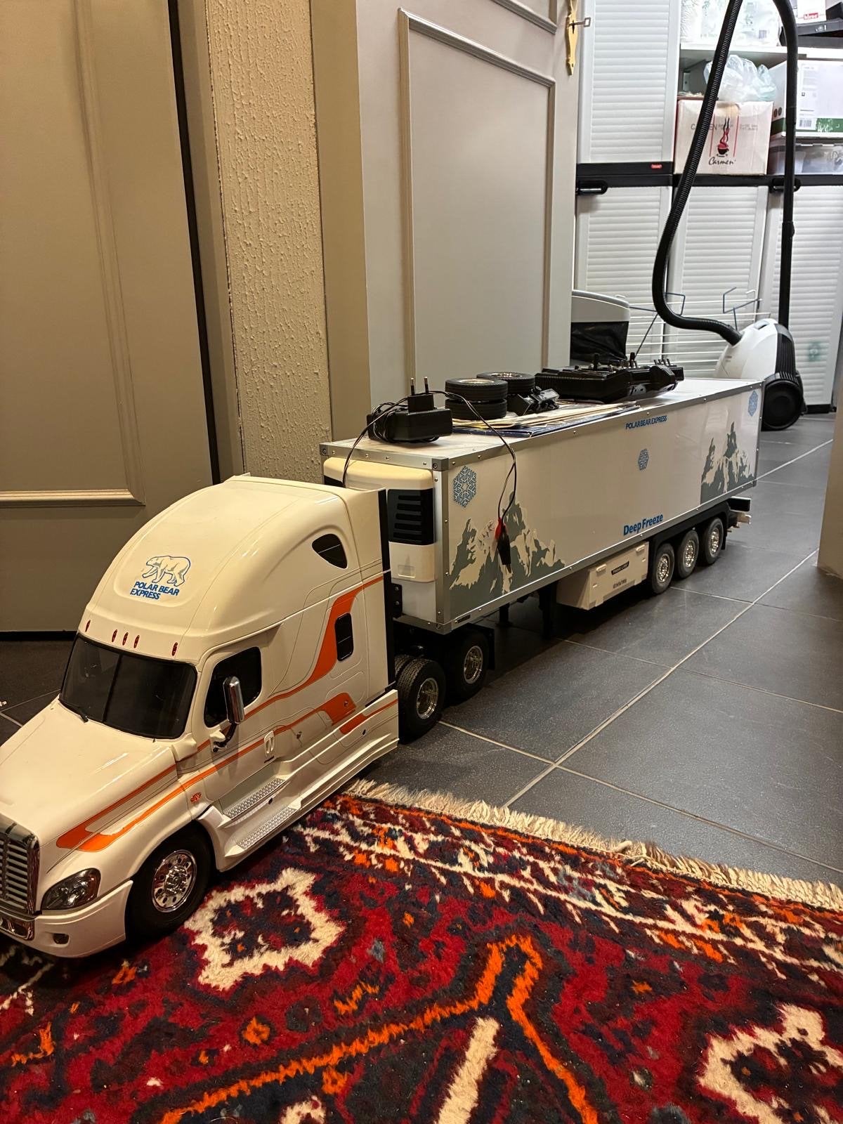 Tamiya 1:14 - Polar Bear Express, Hobby en Vrije tijd, Ophalen, Groter dan 1:32, Zo goed als nieuw, Truck
