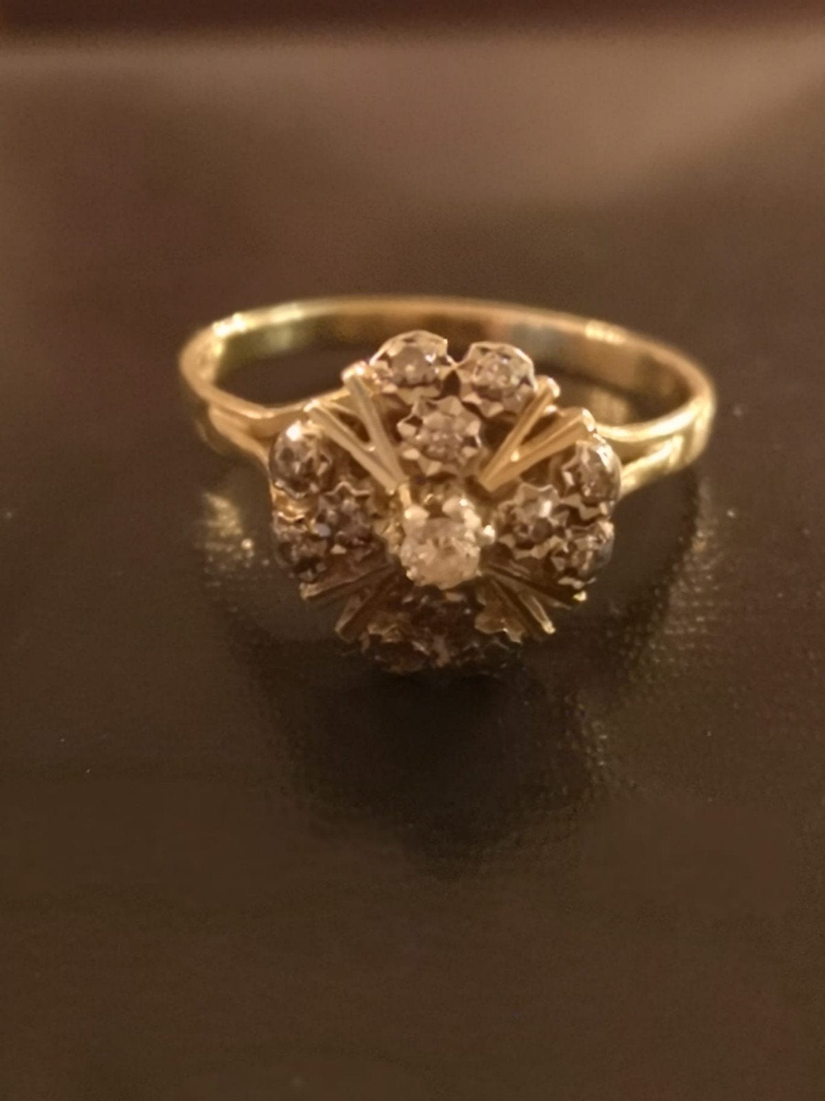 Gouden ring met diamanten bloemmotief, Gebruikt, Ophalen of Verzenden, 17 tot 18, Met edelsteen