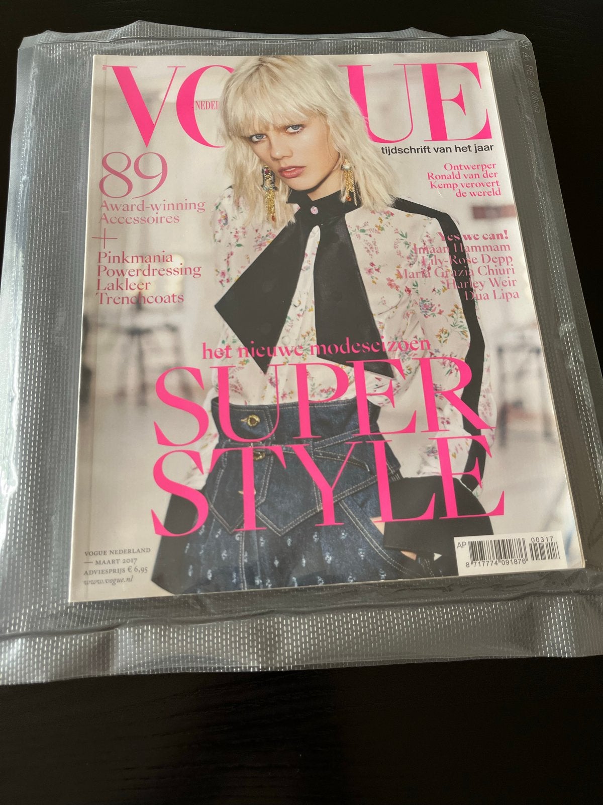 Vogue Nederland Maart 2017 - Het Nieuwe Modeseizoen, Ophalen of Verzenden, Zo goed als nieuw, Glossy
