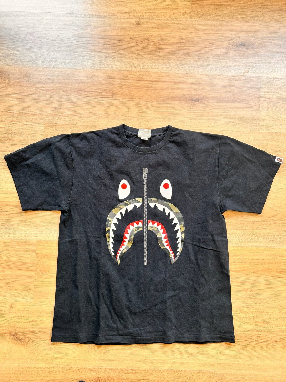 BAPE ABC Camo Shark Silver Zip Tee Black/Yellow SS18, Ophalen, Zo goed als nieuw, Maat 56/58 (XL), Zwart