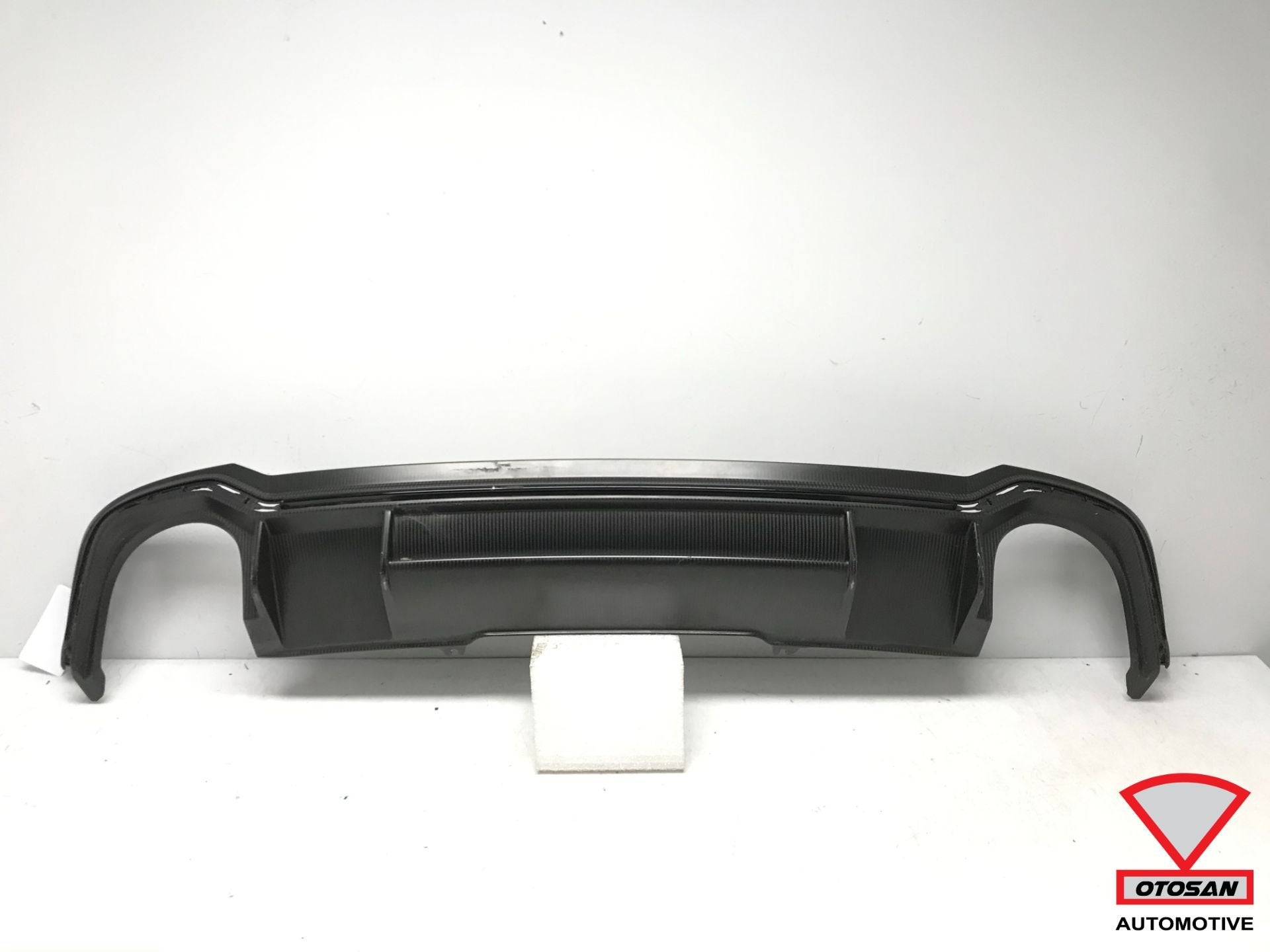 Audi RS4 A4 8W Avant RS4 Carbon Diffuser Origineel 8W9807521, Auto-onderdelen, Gebruikt, AUDI AG, Auto-Union-Strasse 1
85045  Ingolstadt, DE