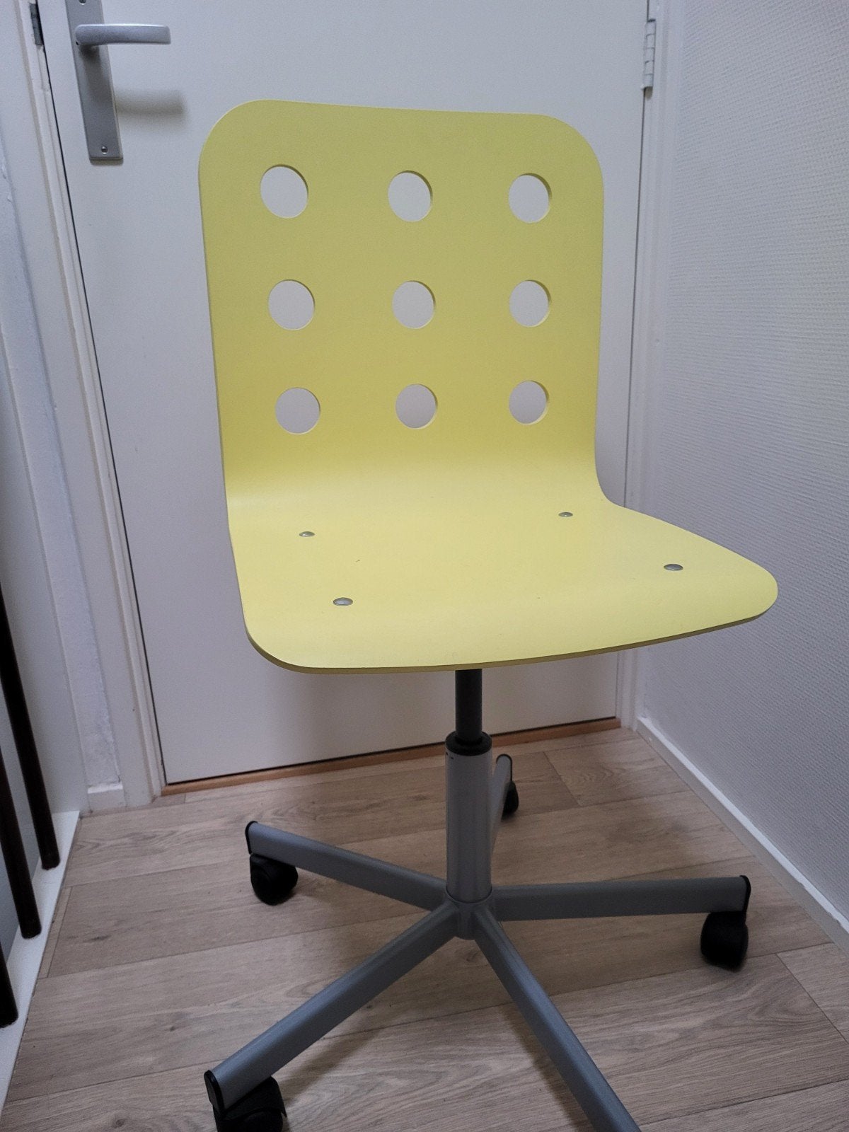 Gele Ikea bureaustoel met wielen, Ophalen, Zo goed als nieuw, Geel, Bureaustoel