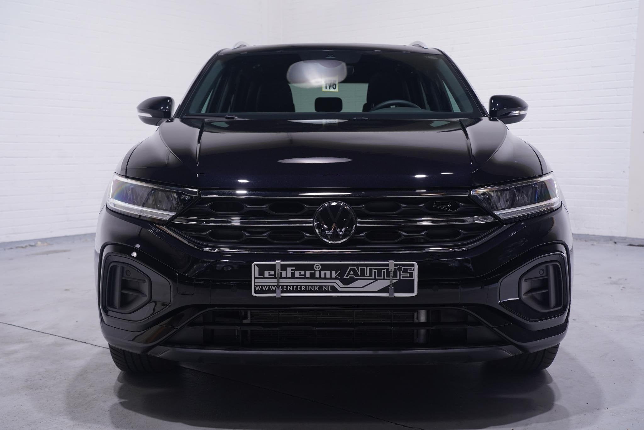 Volkswagen T-Roc 1.5 TSI R-Line Apple Carplay Panodak Achter, Auto's, Stof, 4 cilinders, 150 pk, Automatische klimaatregeling