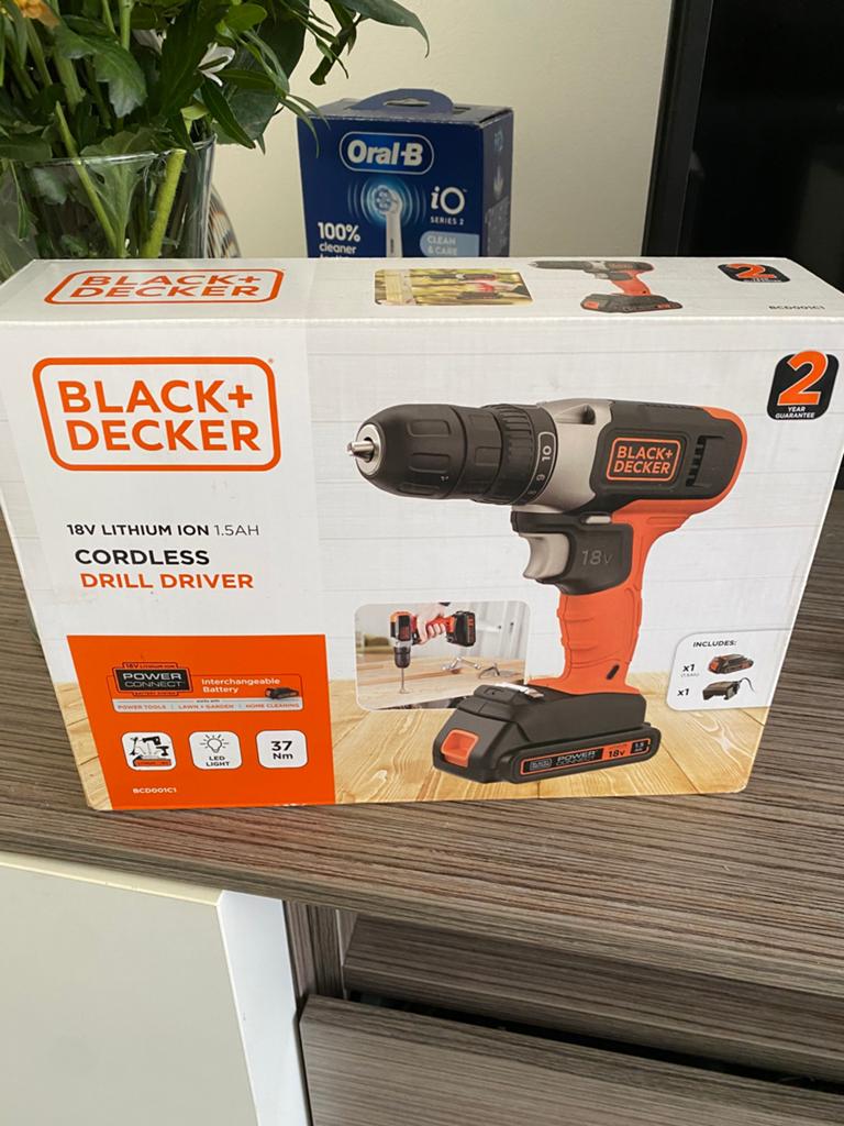Splinternieuw black en decker accuboormachine, Doe-het-zelf en Verbouw, Gereedschap | Boormachines, Ophalen of Verzenden, Zo goed als nieuw
