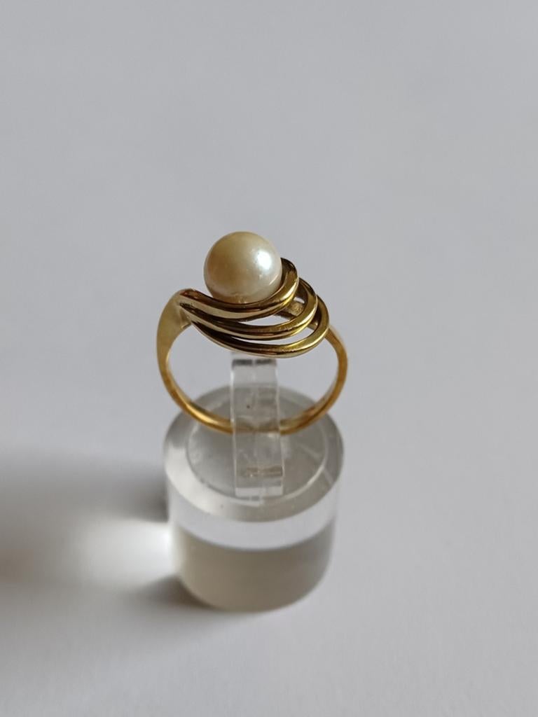 Vintage Gouden Ring met Parel, Gebruikt, Ophalen of Verzenden, 17 tot 18, Dame