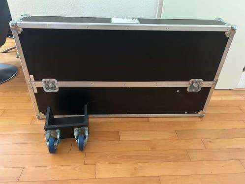 Flightcase voor 42" monitor, inclusief monitor, Ophalen, Gebruikt, Overige instrumenten, Flightcase