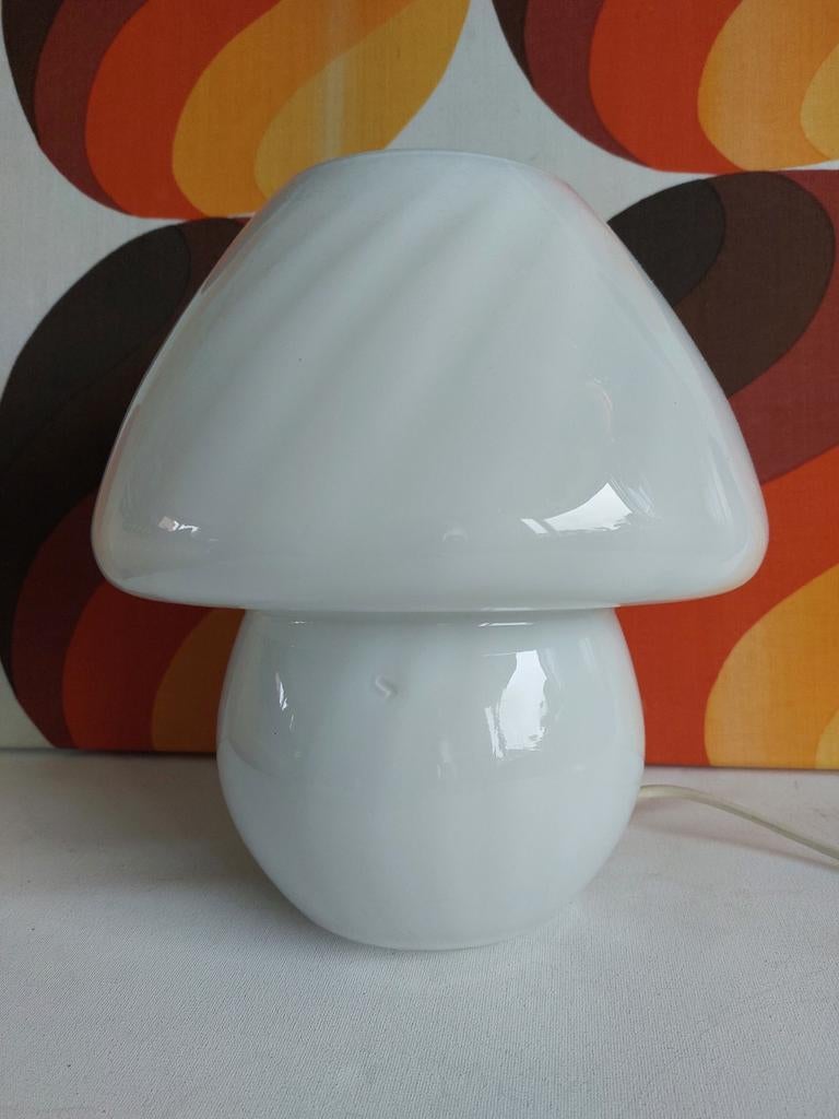Vintage Melkglas Paddestoel Murano Tafellamp, Huis en Inrichting, Lampen | Tafellampen, Gebruikt, Ophalen of Verzenden, Glas, Minder dan 50 cm