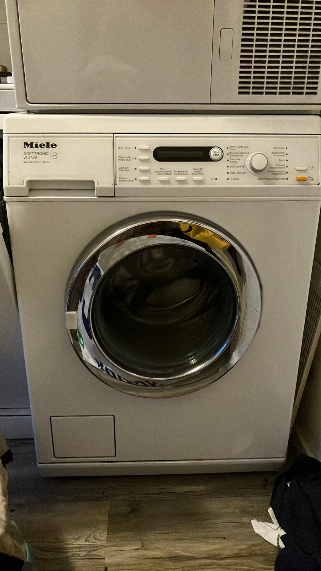 Miele softtronic W3825 schokdempers, Witgoed en Apparatuur, Wasmachines, Ophalen, Zo goed als nieuw, 1200 tot 1600 toeren, 85 tot 90 cm