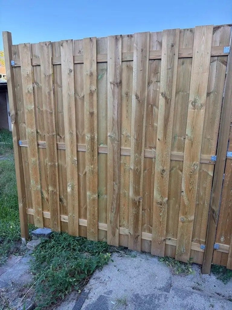 Houten schutting met palen - Zo goed als nieuw, Tuin en Terras, Schuttingen, 1 tot 2 meter, Minder dan 3 meter, Ophalen of Verzenden