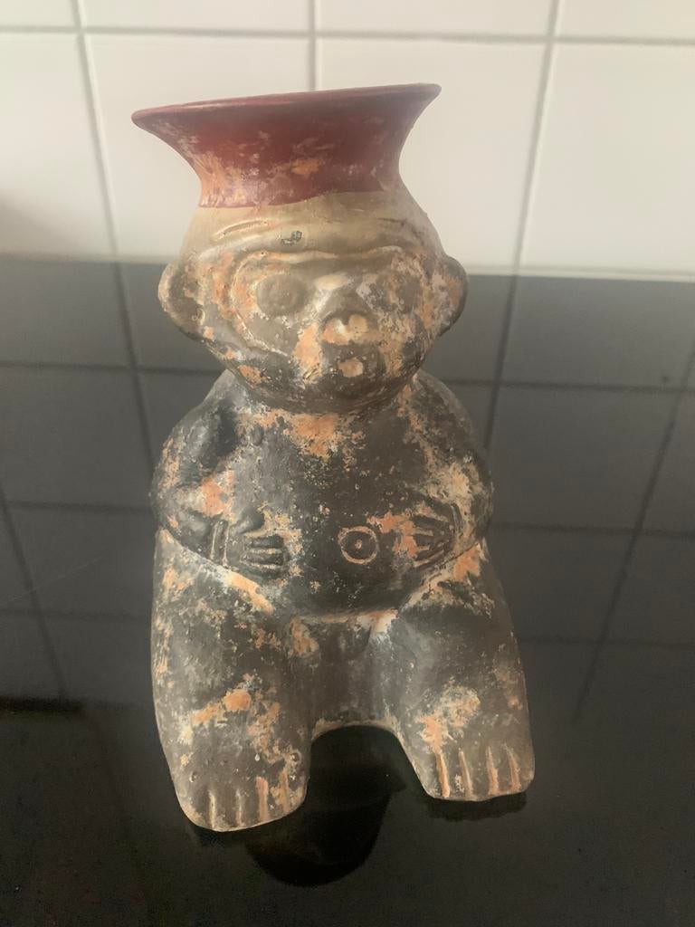 Niet westers pre-Columbiaans aardewerk beeld 15 cm hoog, Antiek en Kunst, Ophalen of Verzenden