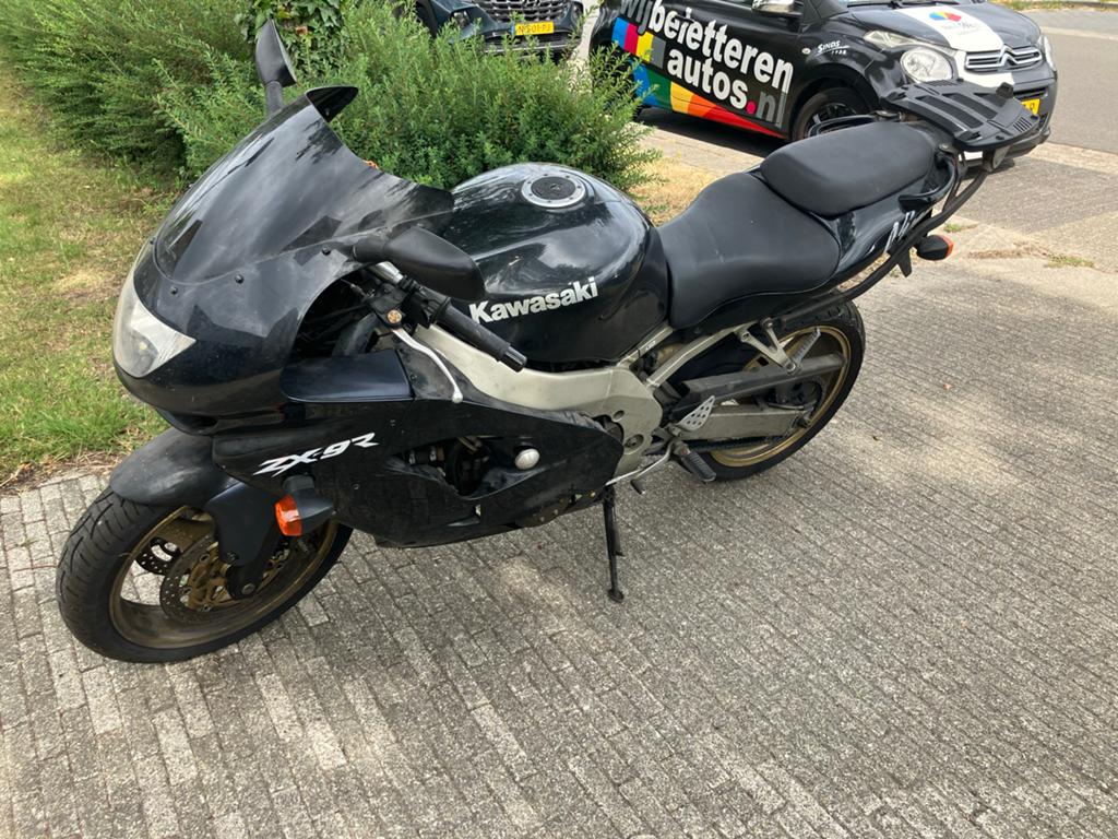 Kawasaki ZX9R 1998 (voor onderdelen), Ophalen