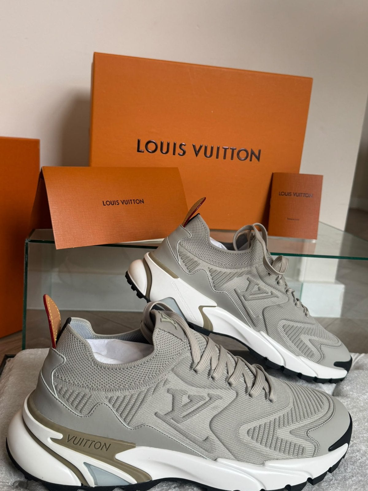 Louis Vuitton – LV Tatic Knit Sneaker, Ophalen of Verzenden, Zo goed als nieuw, Zwart, Sneakers of Gympen