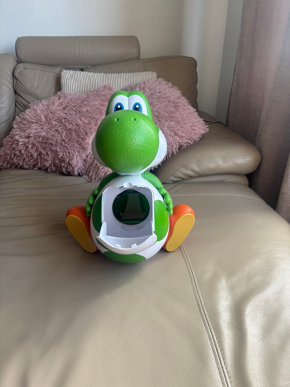 Limited edition yoshi popcorn bucket, Ophalen of Verzenden, Zo goed als nieuw, Overige typen