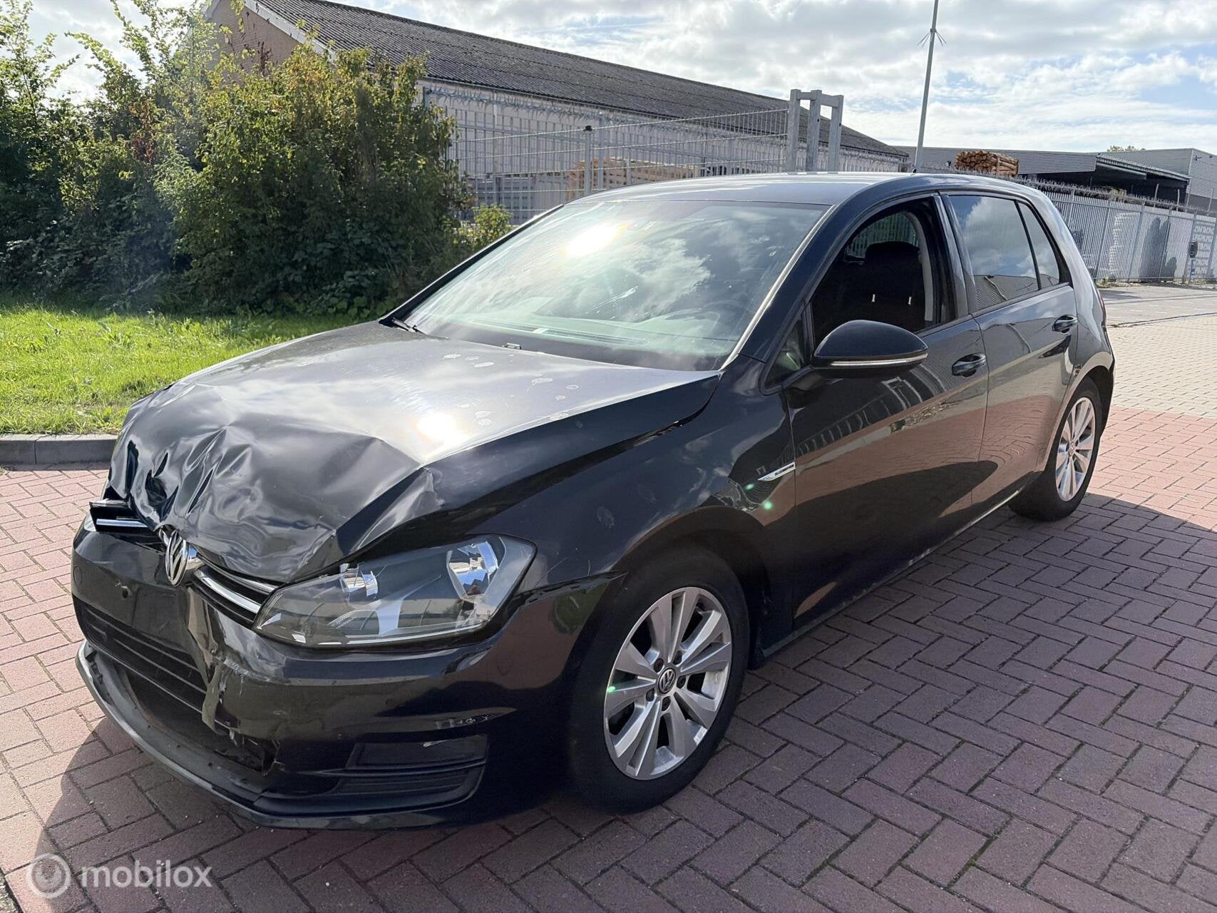 Volkswagen Golf 7 1.6 TDI Highline APK 2027 Schadeauto, Auto's, Voorwielaandrijving, Automatische klimaatregeling, Gebruikt, 4 cilinders
