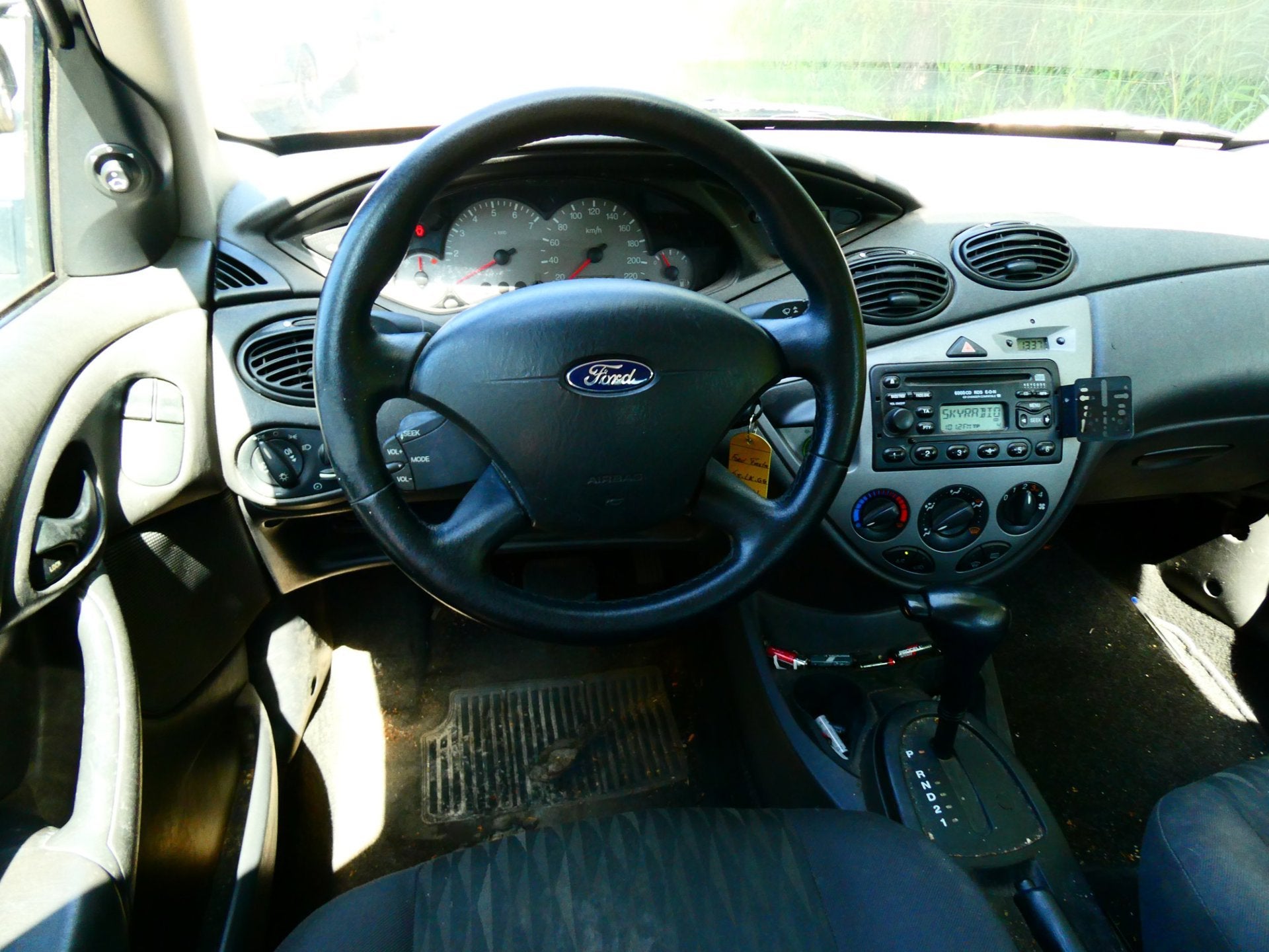 Ford Focus 1.6-16V Automaat Airco 5-deurs EXPORT HANDEL ZO M, Auto's, 1596 cc, Gebruikt, 4 cilinders, 49 €/maand