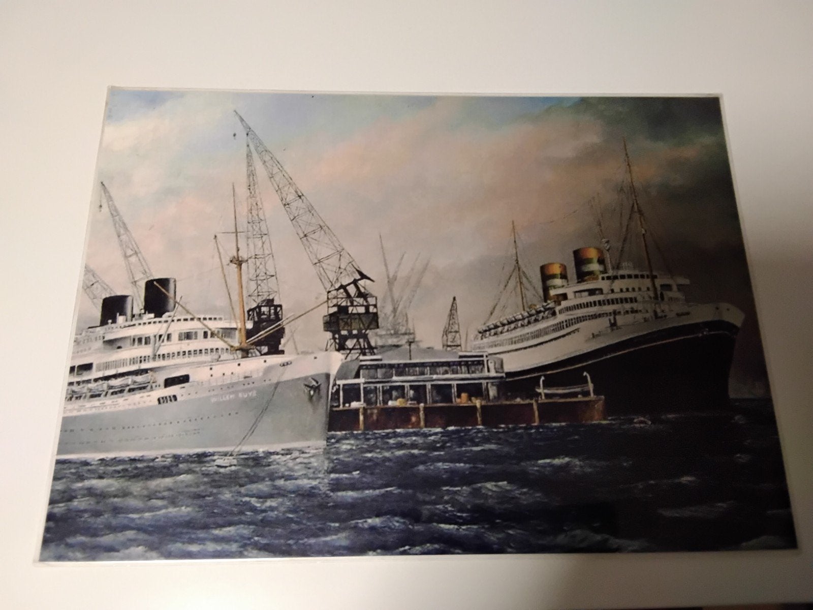 Vintage Prent van Schepen: Willem Ruys en Nieuw Amsterdam, Verzamelen, Scheepvaart, Ophalen, Gebruikt, Motorboot, Kaart, Foto of Prent