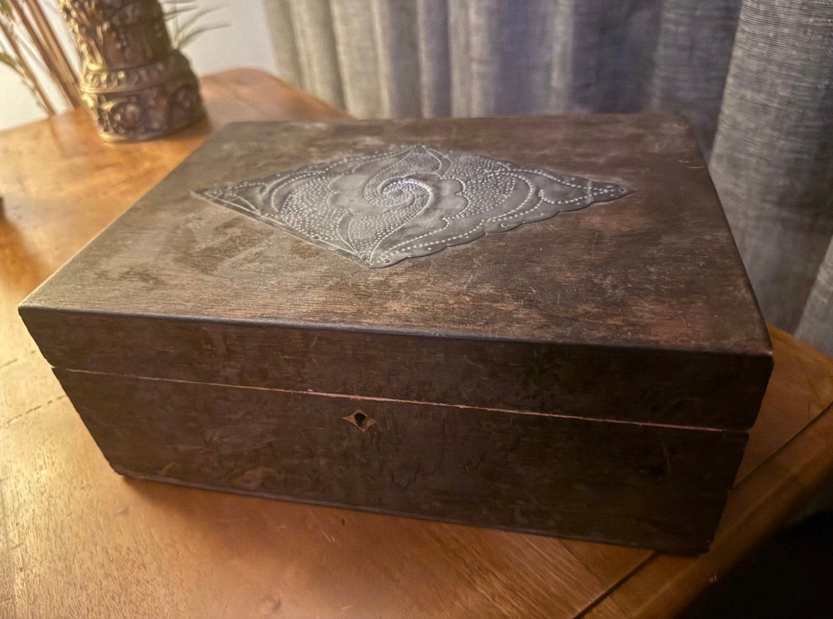 Prachtige Antieke Houten Kist met Uniek Metalen Beslag, Ophalen of Verzenden