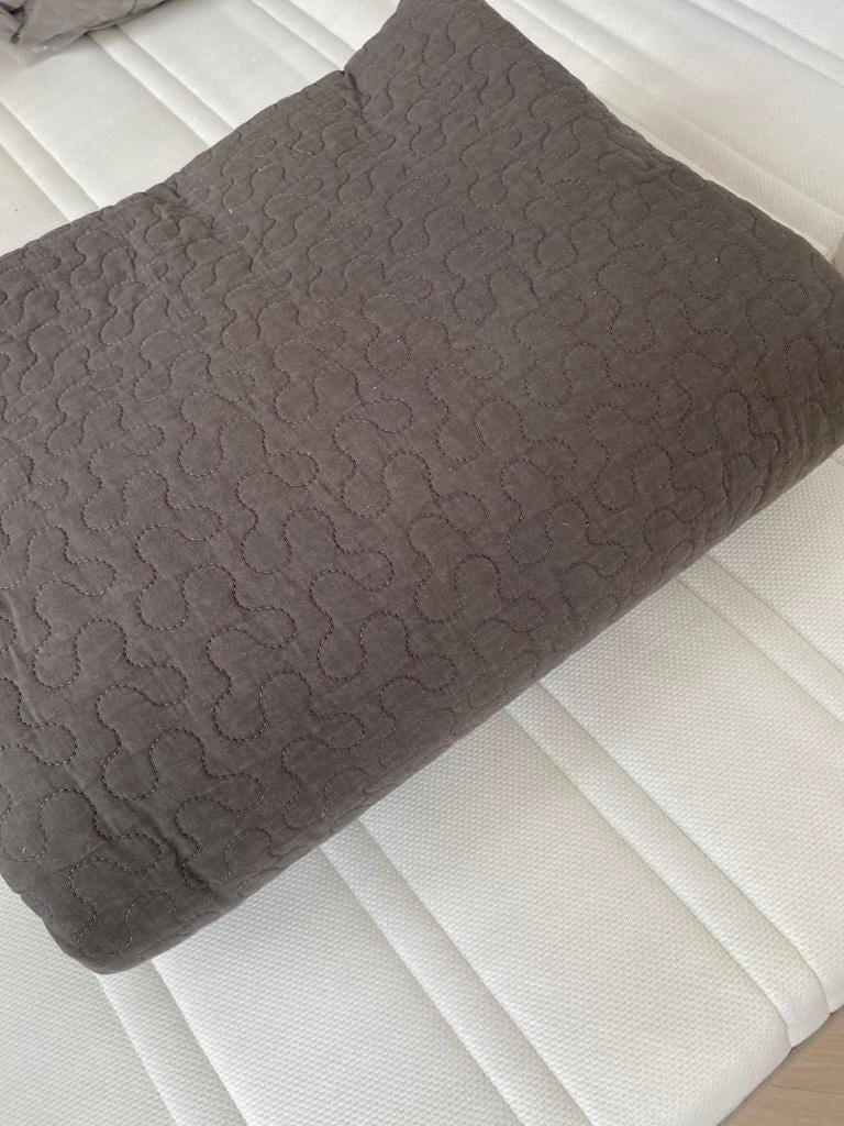 Te koop grijs IKEA 2 persoons sprei, Huis en Inrichting, Slaapkamer | Beddengoed, Eenpersoons, Overige typen, Ophalen of Verzenden