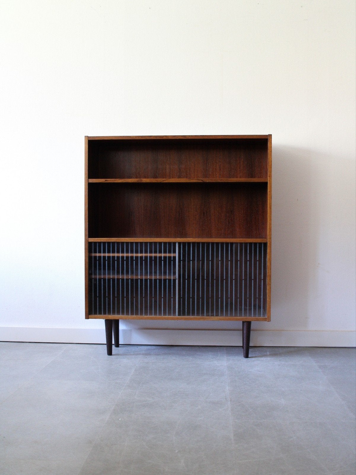 Vintage Deense boekenkast met glas in palissander, Huis en Inrichting, Kasten | Wandmeubels, Met deur(en), Glas, 100 tot 150 cm