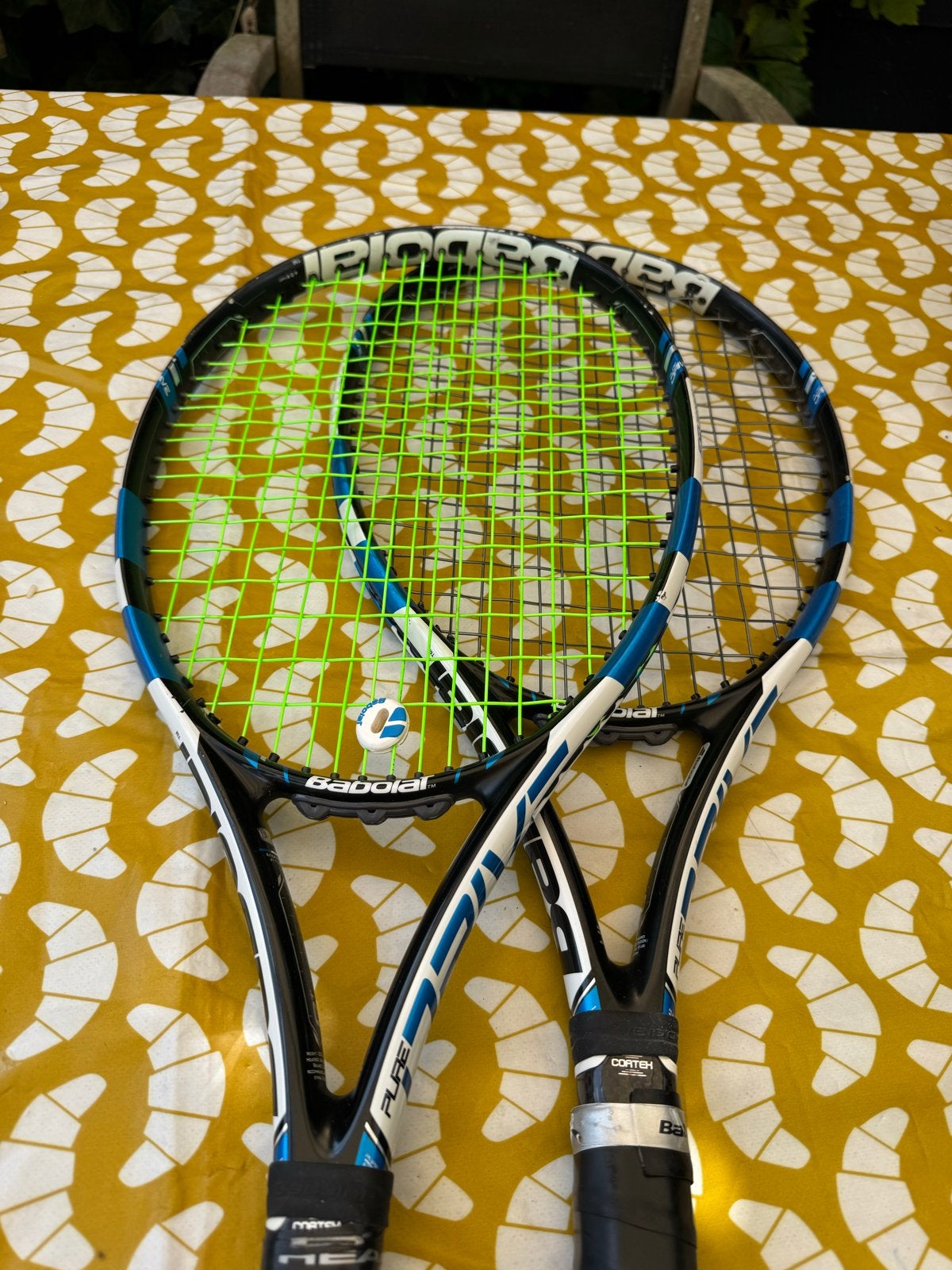 Twee Babolat Pure Drive GT tennisrackets, 300g, grip L2, Sport en Fitness, Tennis, Gebruikt, Racket, Babolat, L2, Ophalen