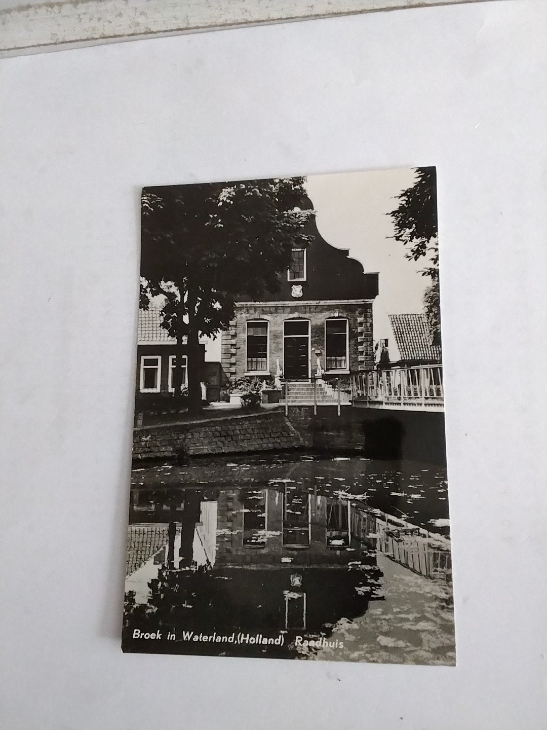 Oude Ansichtkaart Broek in Waterland, Raadhuis, Z/W, Ophalen of Verzenden, 1940 tot 1960, Noord-Holland