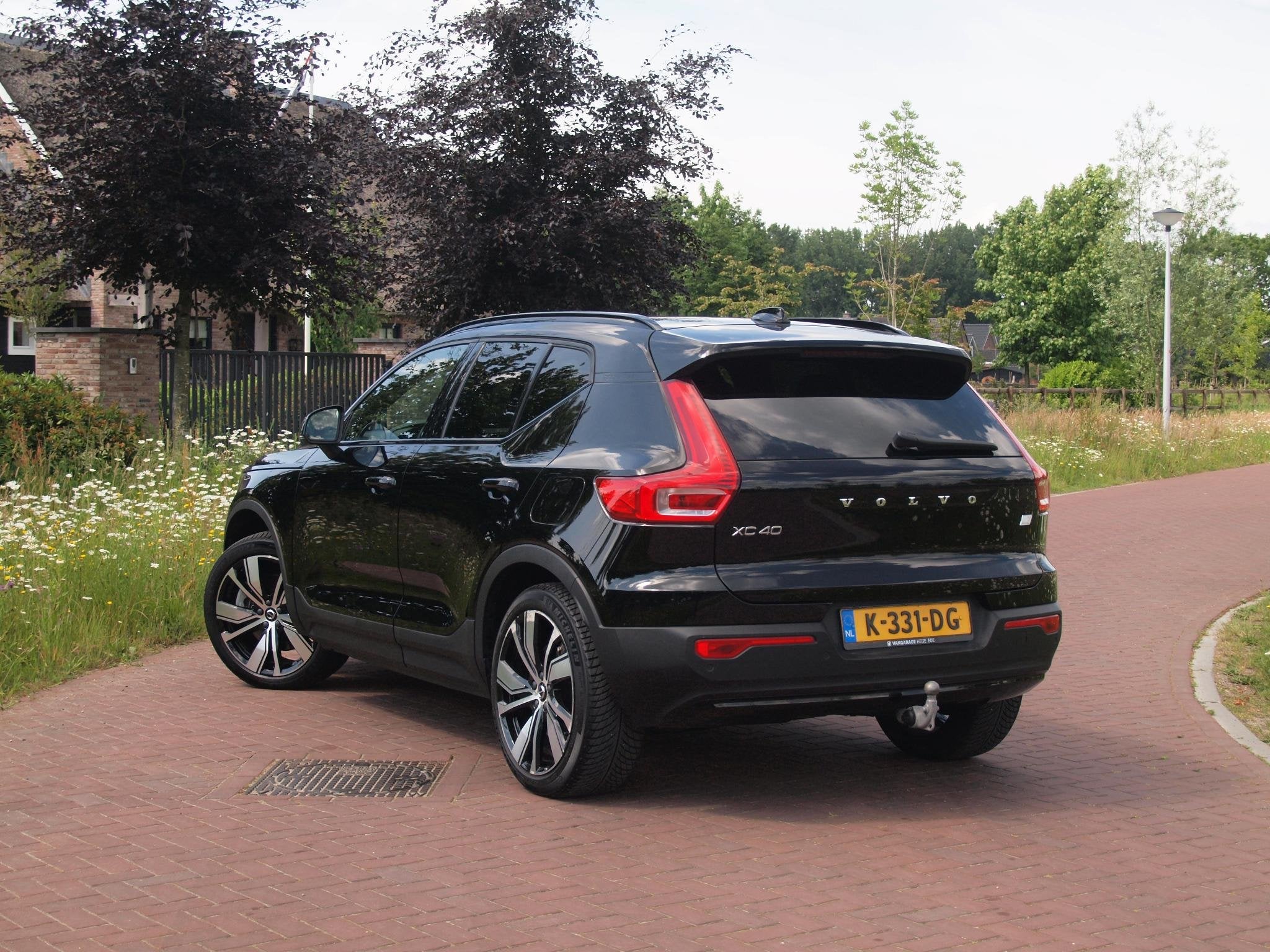 Volvo XC40 Recharge P8 AWD R-Design | SOH 91% | Trekhaak | P, Automaat, Gebruikt, 40 min, Zwart