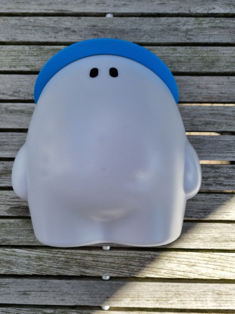 Wandlamp kinderkamer witte pop met blauwe pet, Gebruikt, Overige merken, Ophalen of Verzenden, Ophangbaar